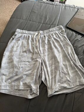 Vuori Shorts 7 inch unlined